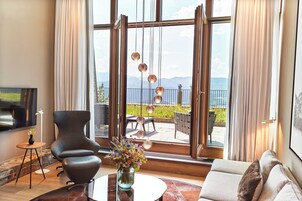 Maisonette Suite | Premium bedding, minibar, in-room safe, desk