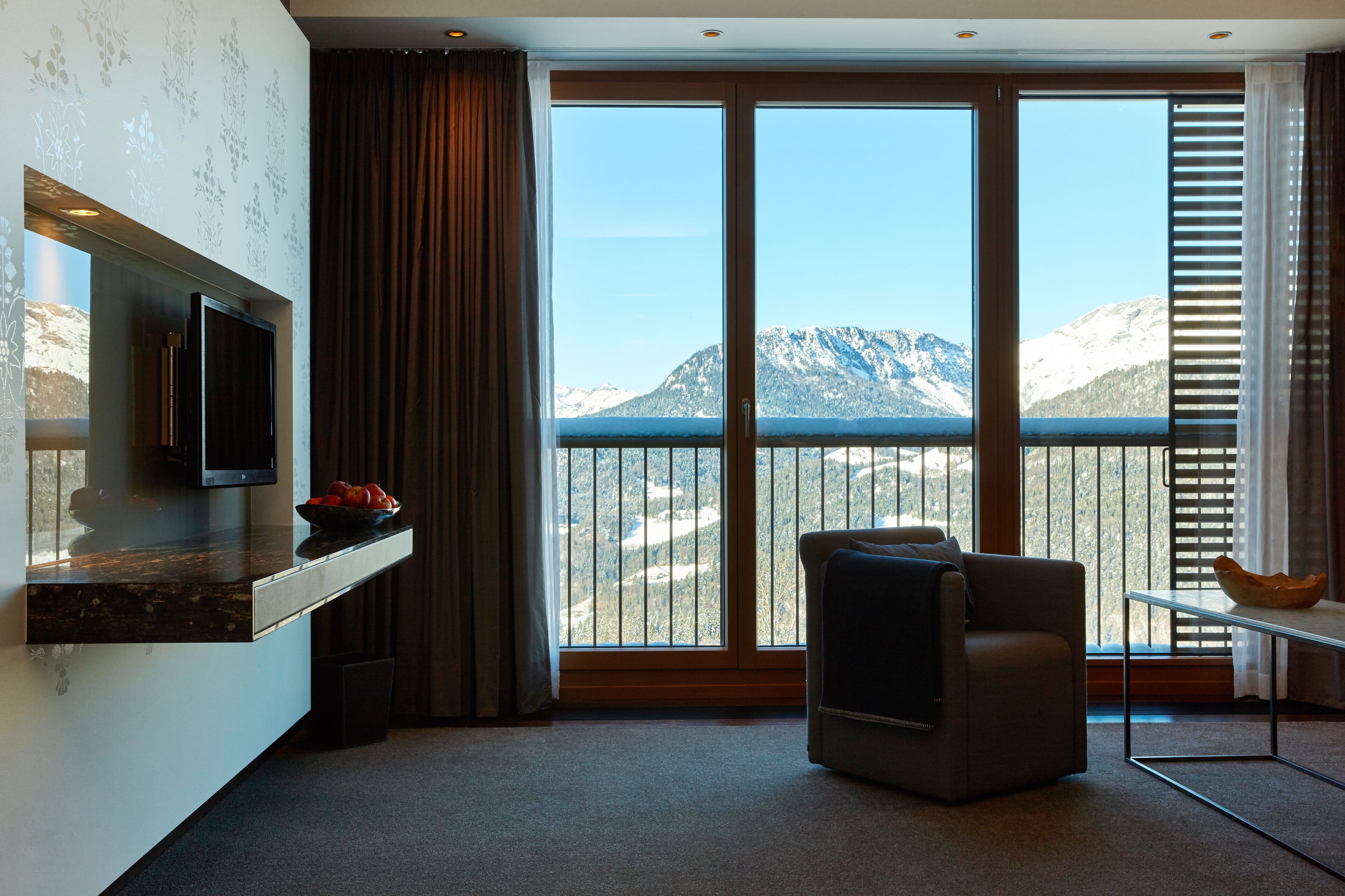 deluxe room (panorama) | premium bedding, minibar, in-room safe, desk