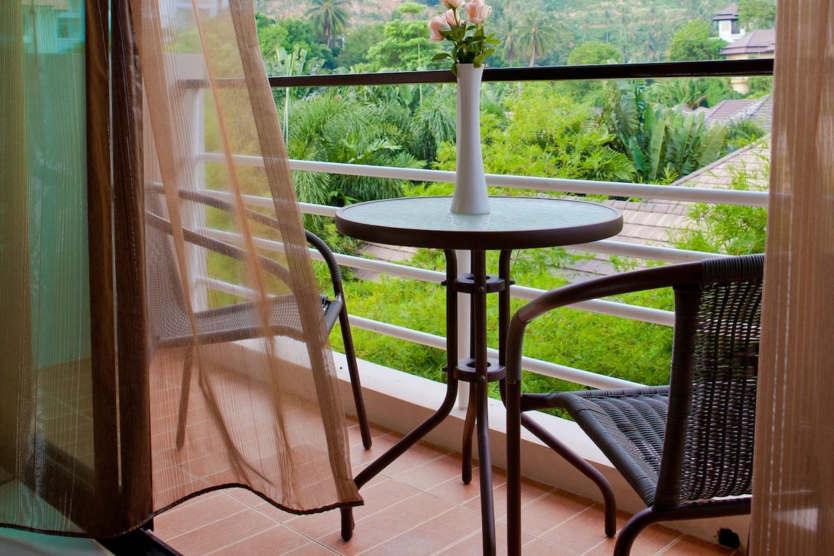 Classic Double Mountain View | Balcony