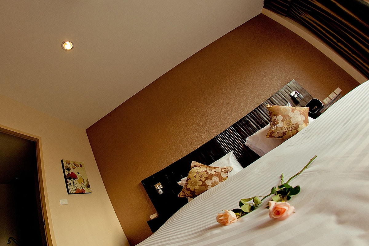 Classic Double Room | Premium bedding, in-room safe, individually decorated, desk