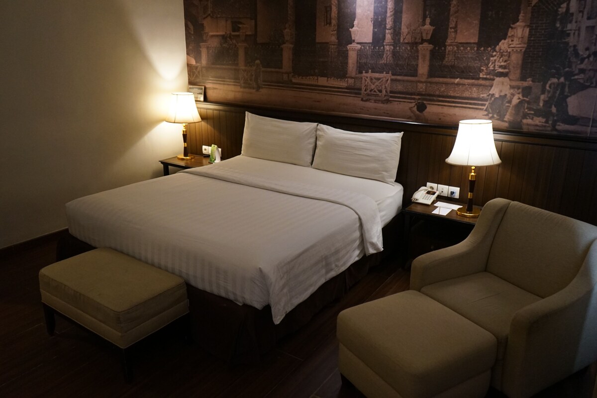 Business Double or Twin Room | In-room safe, desk, laptop workspace, iron/ironing board (on request)