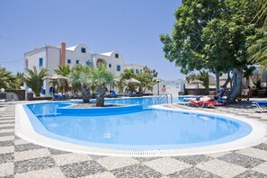 Außenpool (je nach Saison geöffnet)