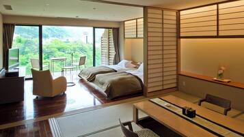 Club Floor Japanese-Western Suite (with view from bath) | 1 bedroom, down comforters, in-room safe, blackout drapes