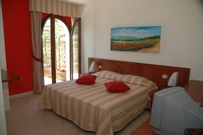 Double or Twin Room | Minibar, in-room safe, desk, cribs/infant beds - Agriturismo L'Arca (Belvedere Marittimo)