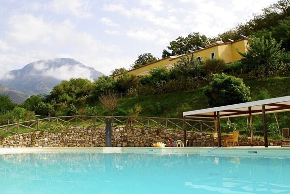 Outdoor pool, sun loungers