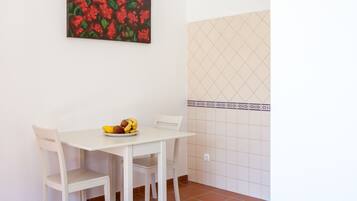 Apartment, 1 Bedroom | Private kitchenette