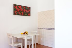 Apartment, 1 Bedroom | Private kitchenette