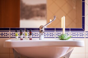 Twin Room | Bathroom sink - Monte da Esperança (Arronches)