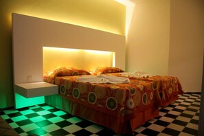 Desk, free cots/infant beds - Orient Suite Hotel (Alanya)