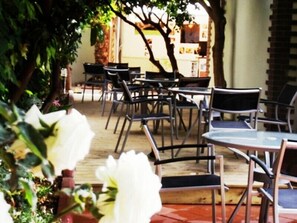 2 restaurants, breakfast, lunch, dinner served; international cuisine  - Orient Suite Hotel (Alanya)