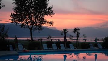 Outdoor pool, pool loungers