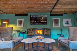 Egyptian cotton sheets, premium bedding, pillow-top beds, minibar