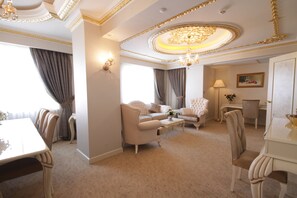 King Suite | Living room | LCD TV - Demir Hotel (Diyarbakir)