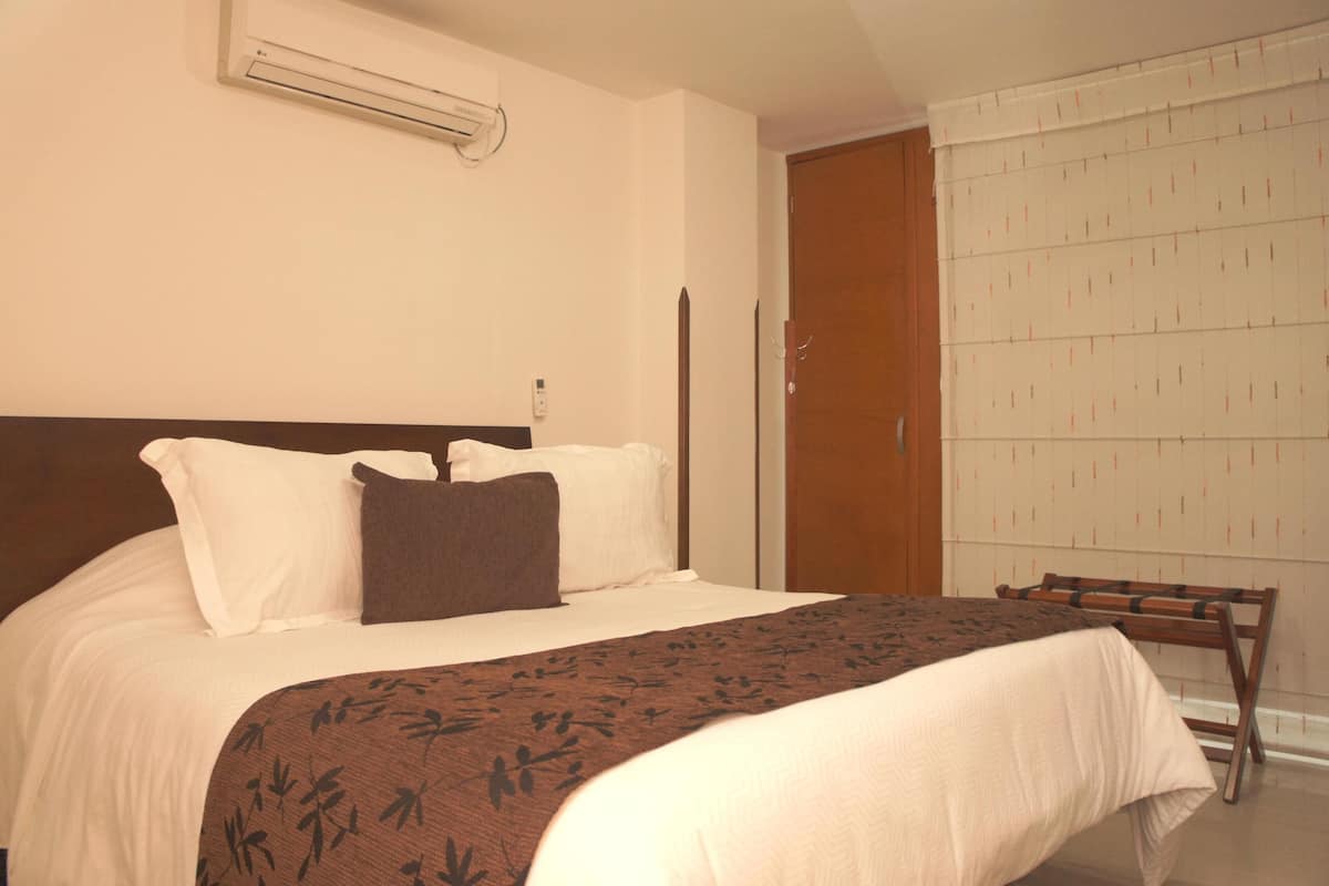 Minibar, in-room safe, desk, soundproofing
