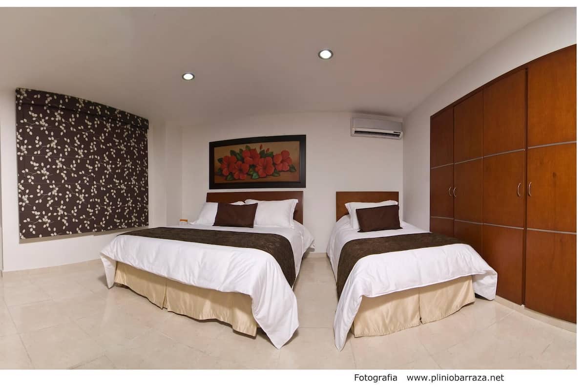 Minibar, in-room safe, desk, soundproofing