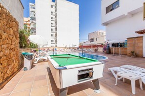 Außenpool, Liegestühle