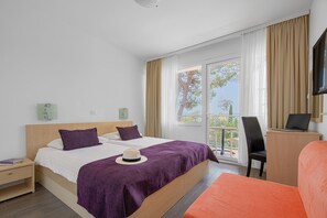 Superior Twin Room with extra bed, Sea Side