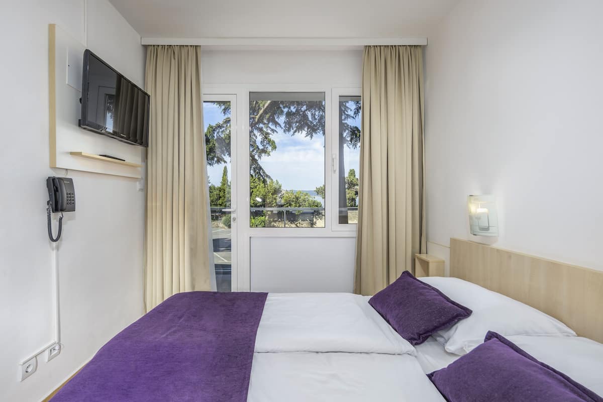 Superior Double Room, Sea Side, Balcony | Desk, blackout drapes, free cribs/infant beds, free WiFi