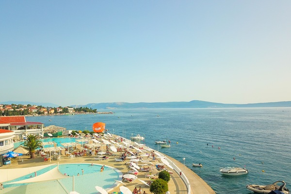 Indoor pool, 2 outdoor pools, sun loungers