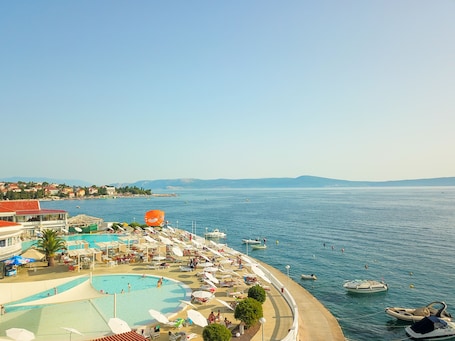 Indoor pool, 2 outdoor pools, sun loungers