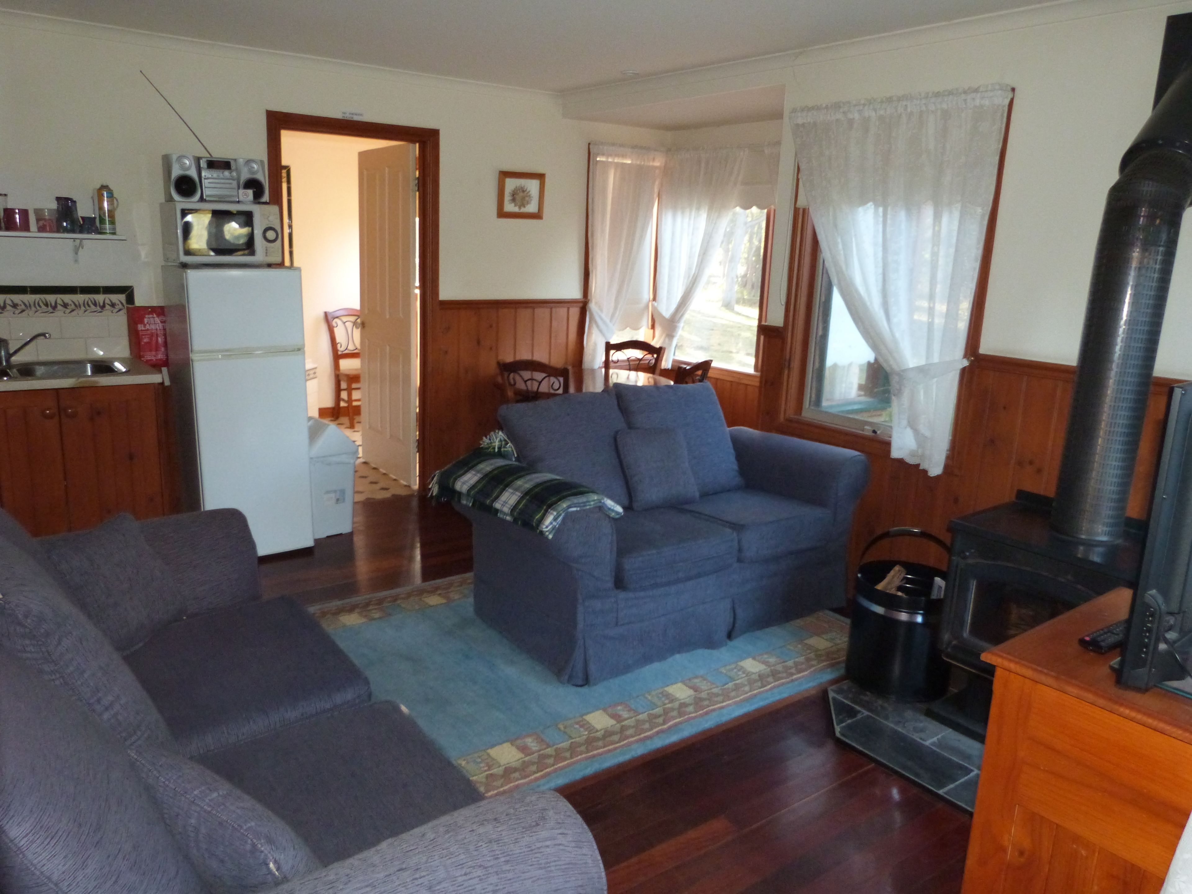 Standard Suite, 2 Bedrooms, Non Smoking, Kitchen (Valley View Cottage) | Living area | Flat-screen TV, fireplace, DVD player, table tennis
