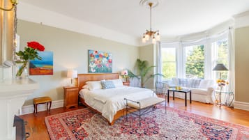 Suite, 2 Bedrooms, Balcony, Ocean View | Individually decorated, individually furnished, iron/ironing board
