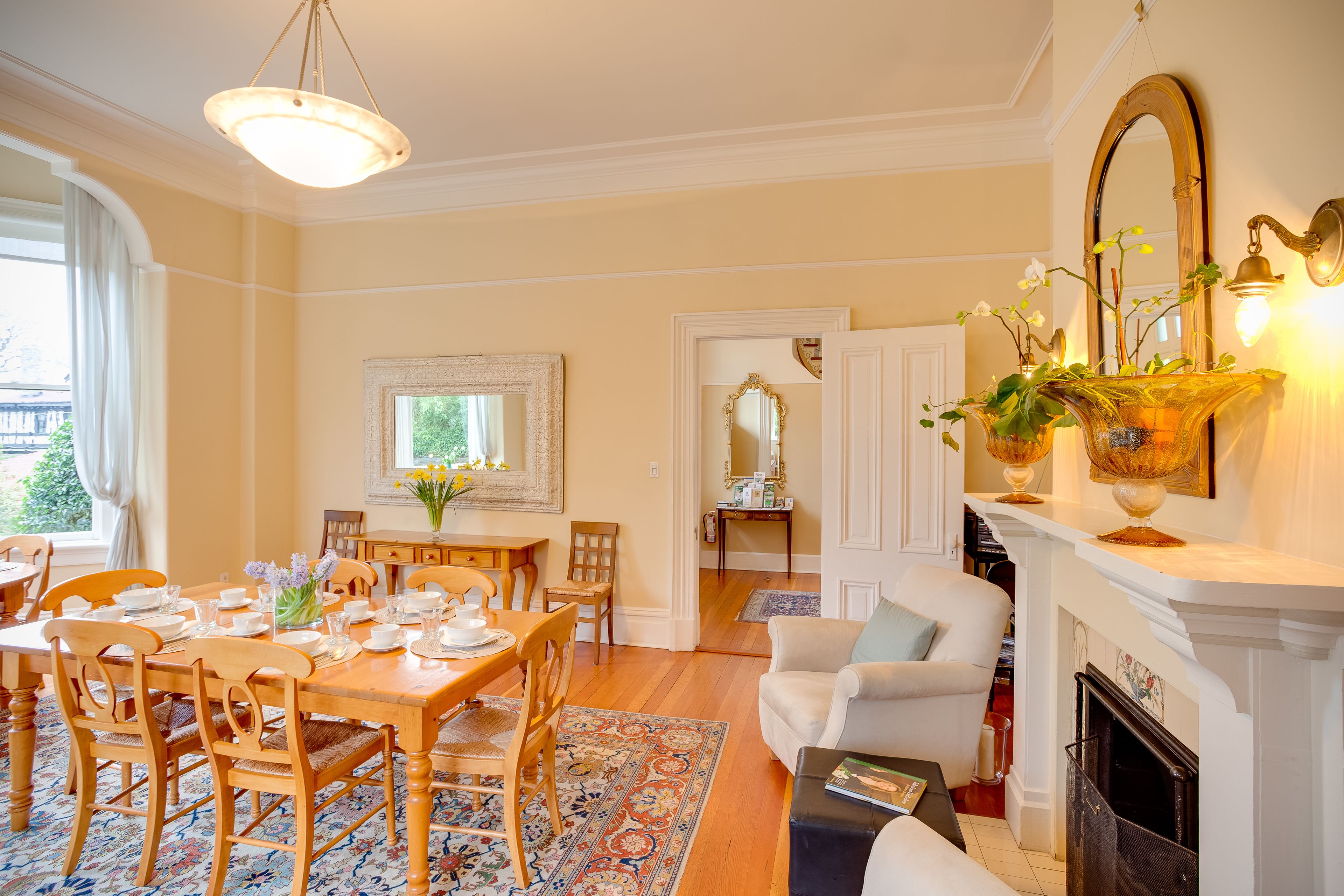 Free daily full breakfast 