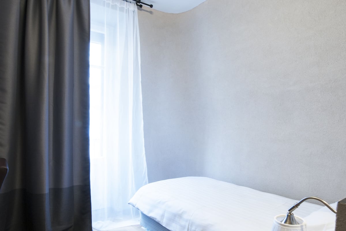 Standard Single Room, 1 Single Bed | In-room safe, desk, iron/ironing board, free WiFi