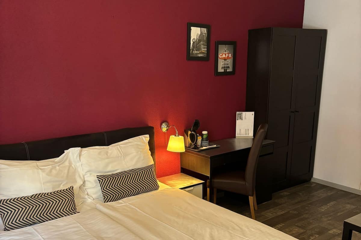 Chambre Standard avec lits jumeaux, vue cour intérieure