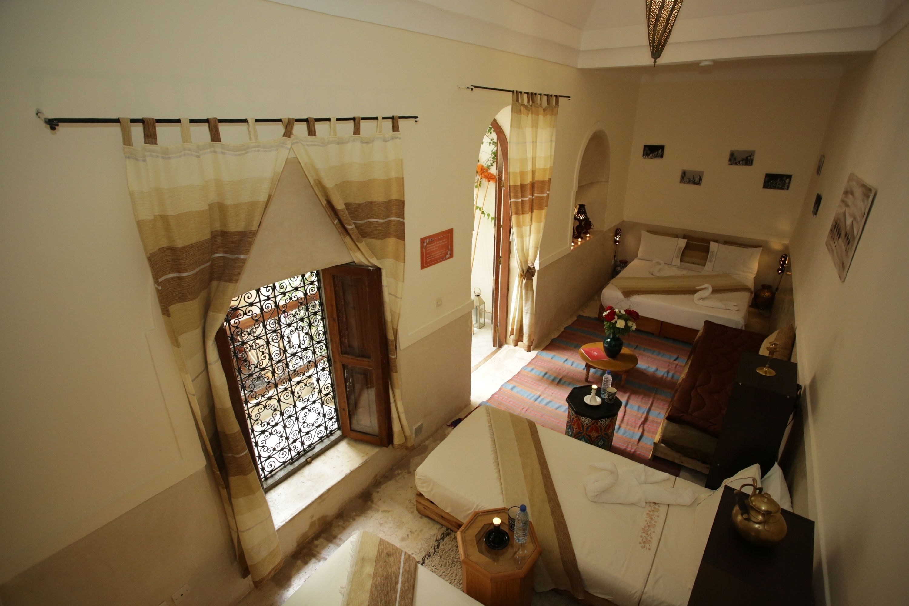 Foto - Riad white flowers