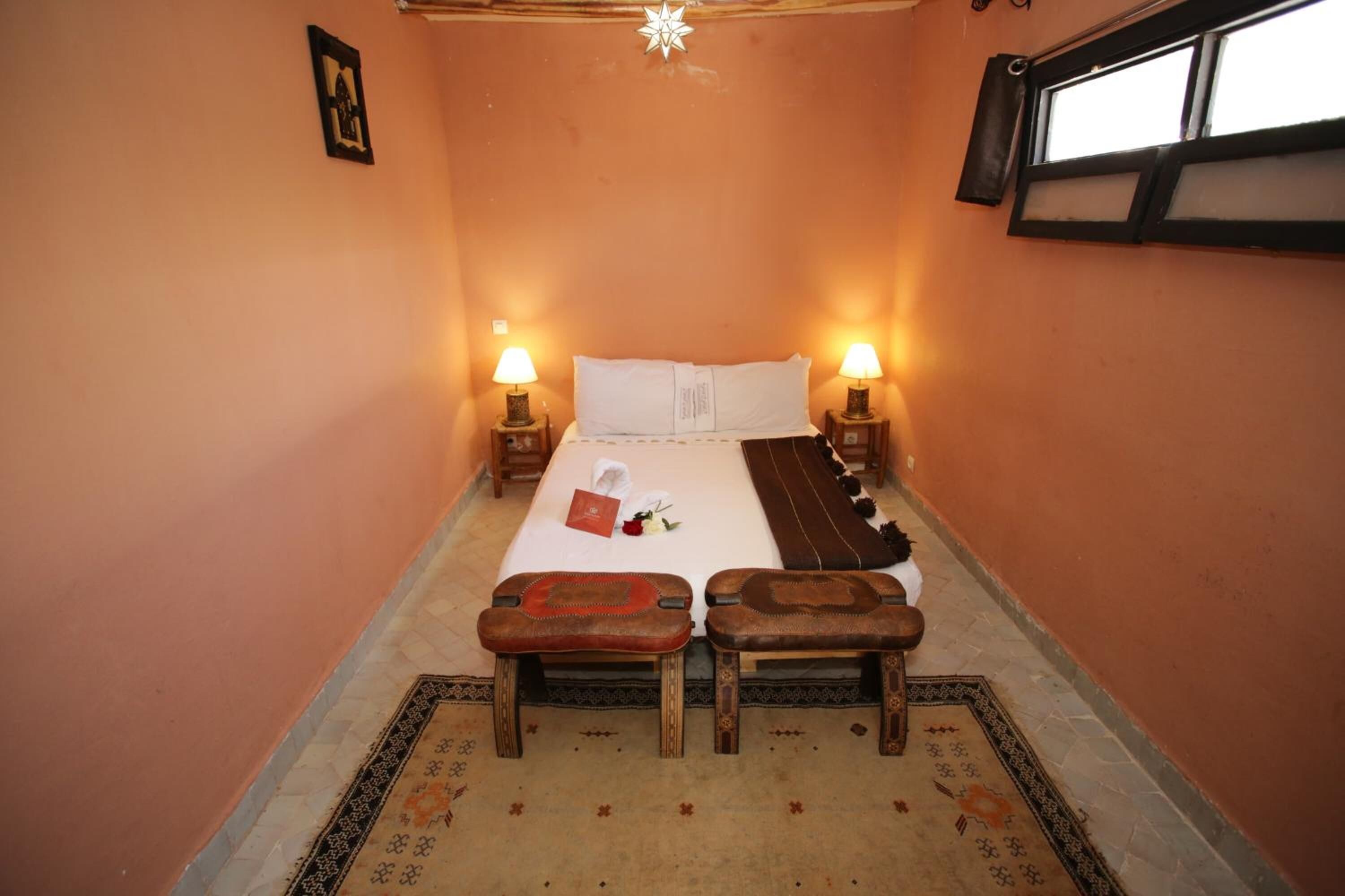 Foto - Riad white flowers