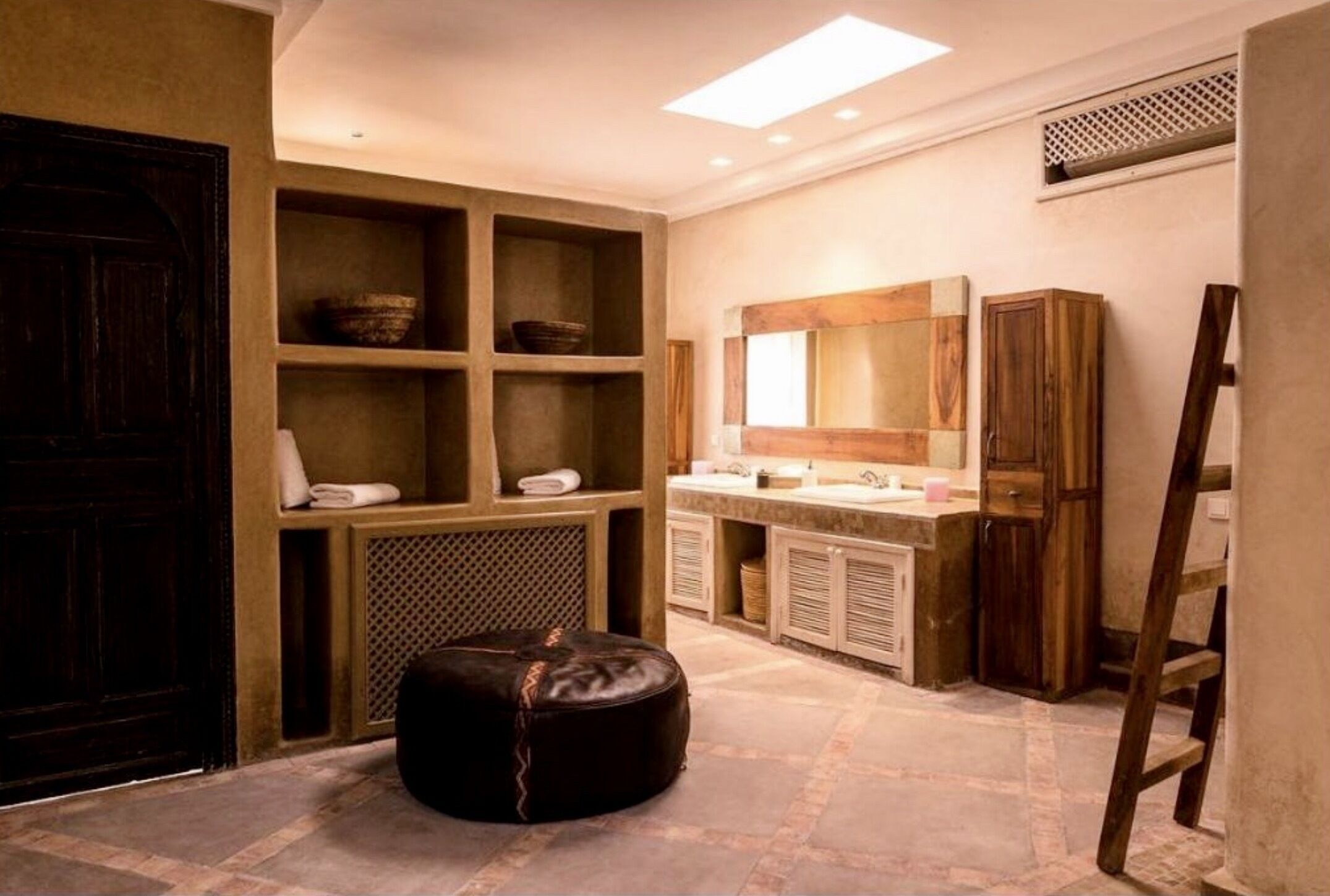 royal suite | bathroom | shower, designer toiletries, hair dryer, towels