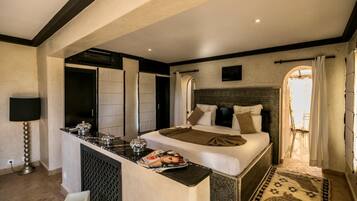 Suite de lujo (Atlas) | Decoración personalizada, muebles diferentes y insonorización