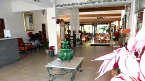 Check-in/check-out kiosk - Hotel Bajo el Volcan (Cuernavaca)