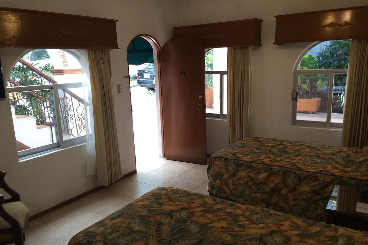 In-room safe, desk, iron/ironing board