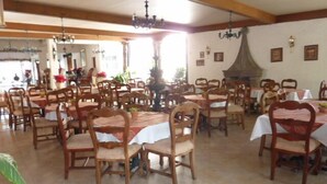Indoor wedding - Hotel Bajo el Volcan (Cuernavaca)