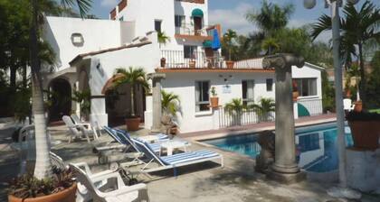 Hotel Bajo el Volcan