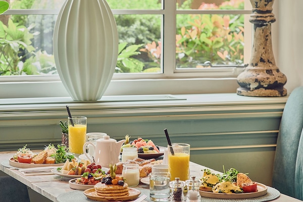 Az árban foglalt svédasztalos reggeli mindennap