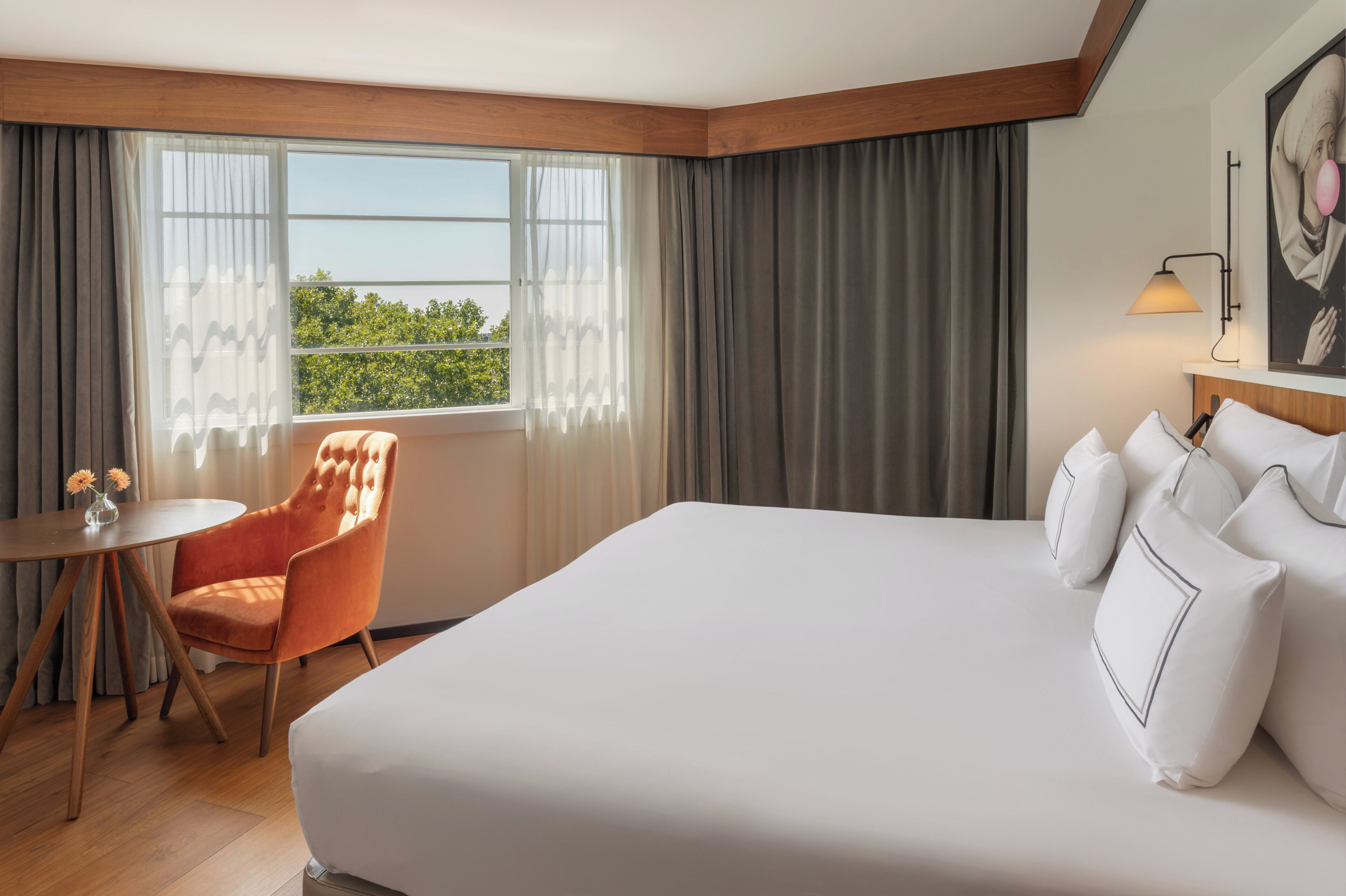 Premium bedding, in-room safe, desk, laptop workspace