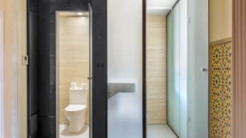 Family Room, Multiple Beds | Premium bedding, pillowtop beds, free WiFi, bed sheets