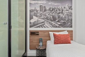 シングルルーム | 高級寝具、ピロートップベッド、WiFi (無料)、ベッドシーツ