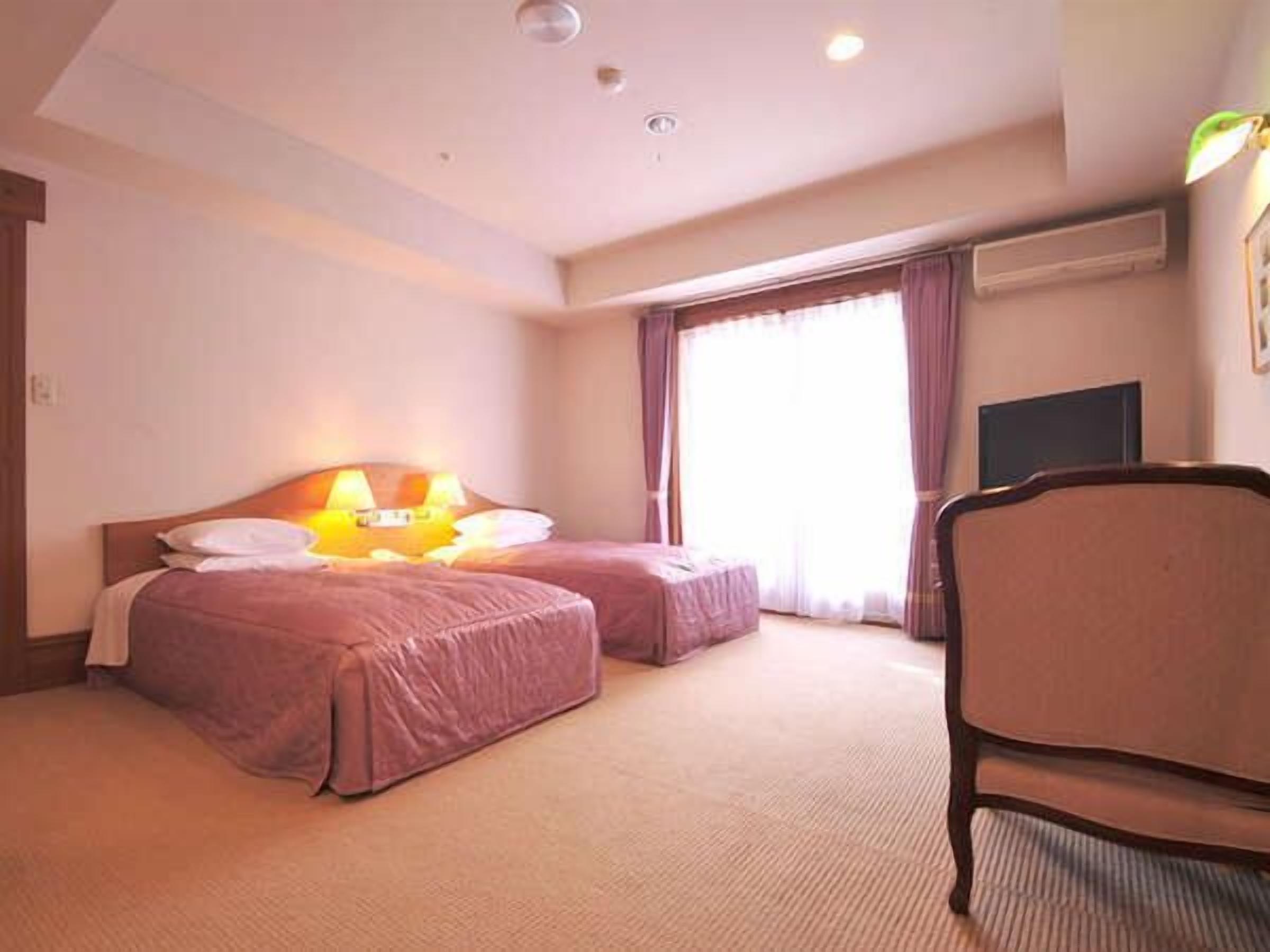 Minibar, desk, free WiFi, bed sheets