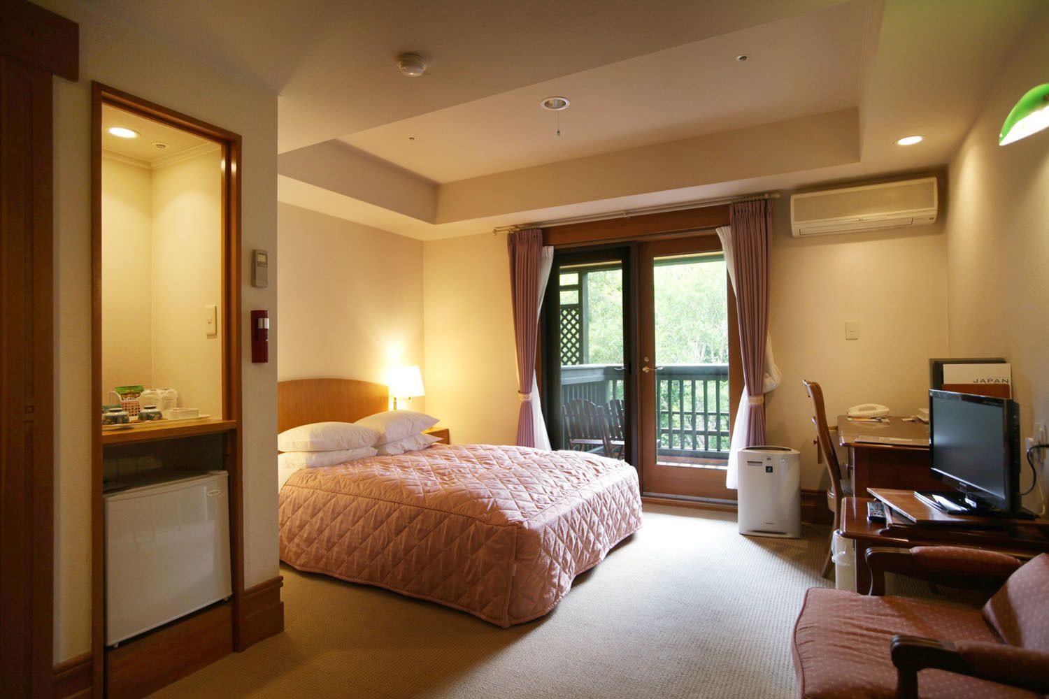 minibar, desk, free wifi, bed sheets