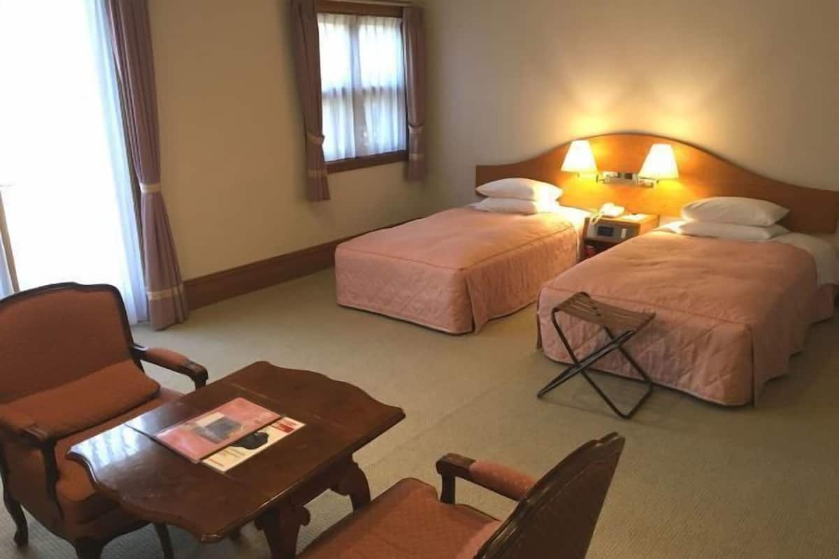 Minibar, desk, free WiFi, bed sheets