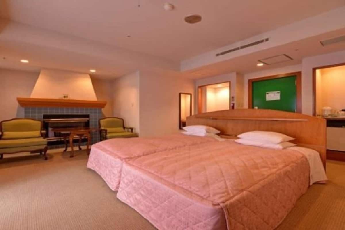 Minibar, bureau, Wi-Fi gratuit, draps fournis