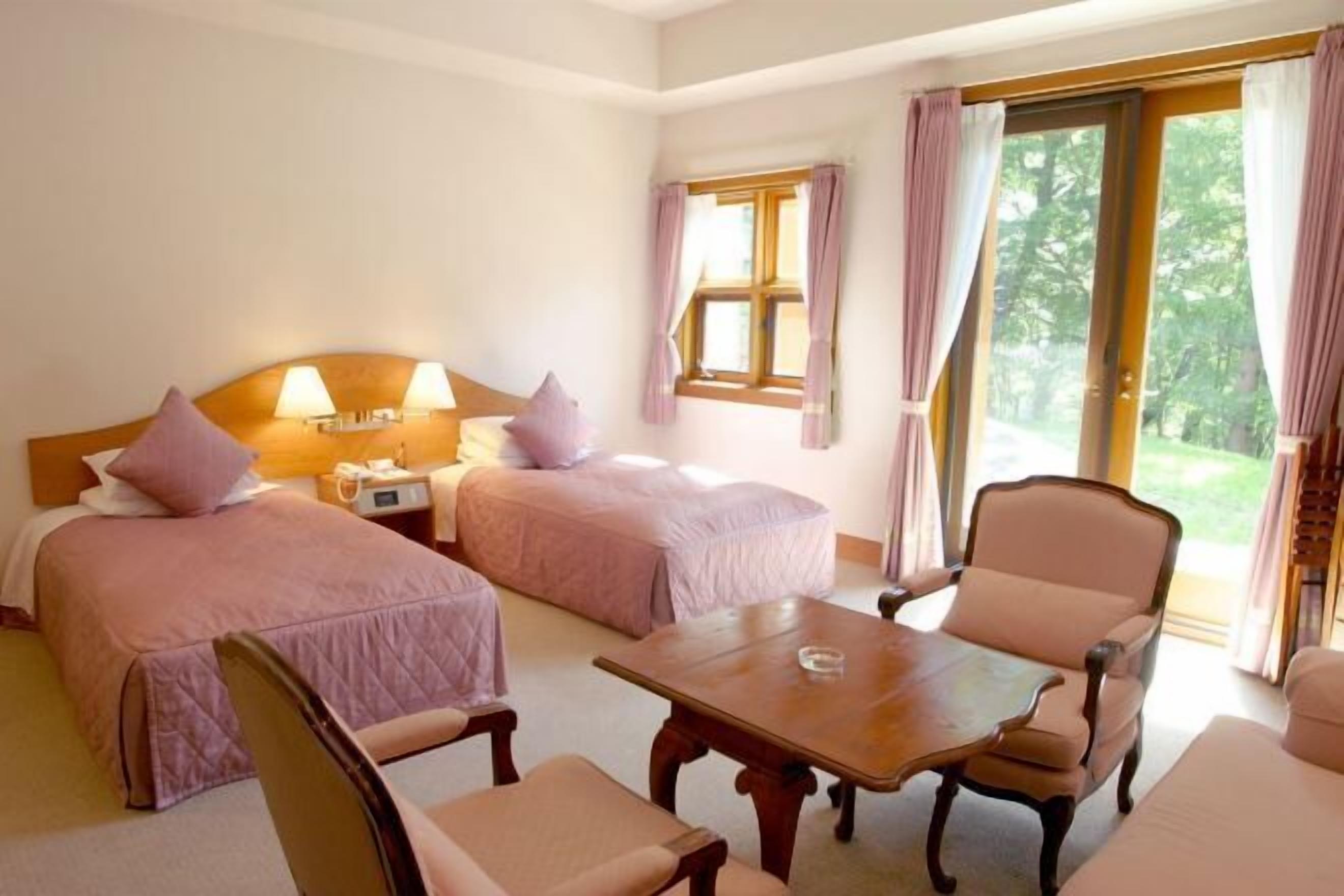 Minibar, desk, free WiFi, bed sheets