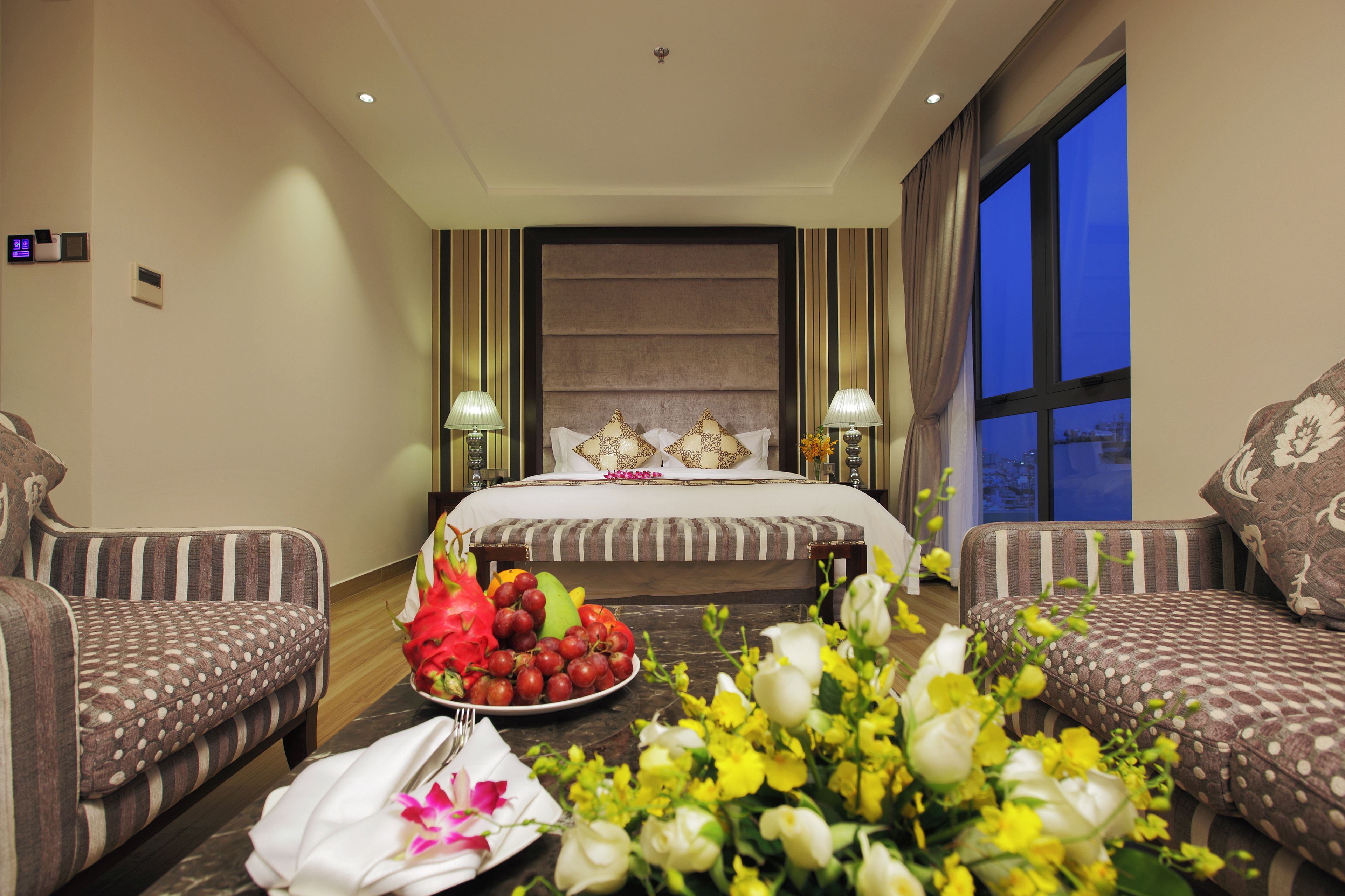 senior luxury | premium bedding, minibar, in-room safe, desk