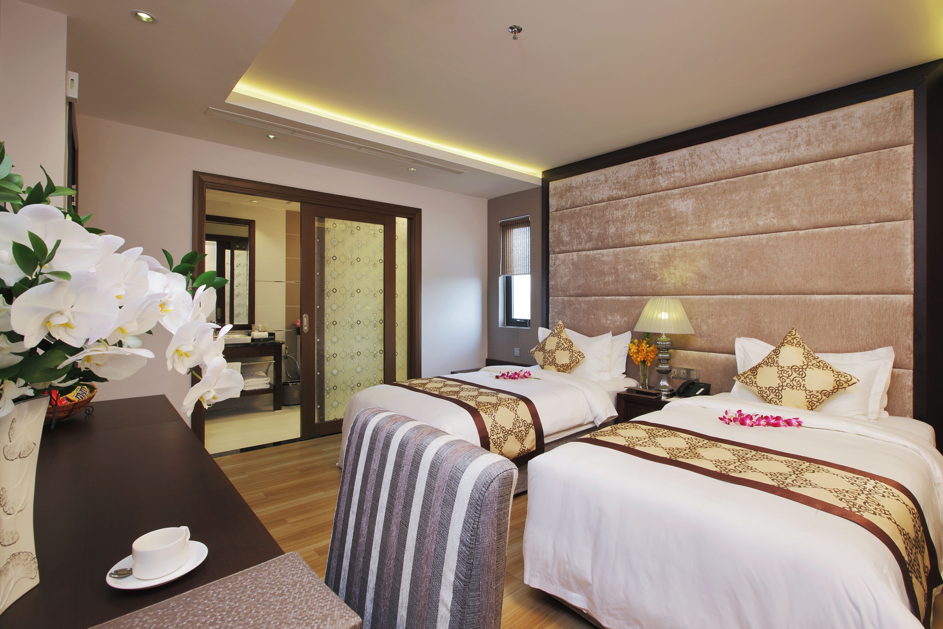 Ropa de cama de alta calidad y minibar 