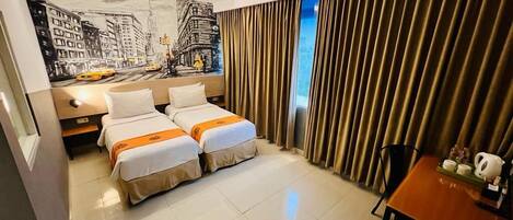 Suite | Premium bedding, desk, free WiFi