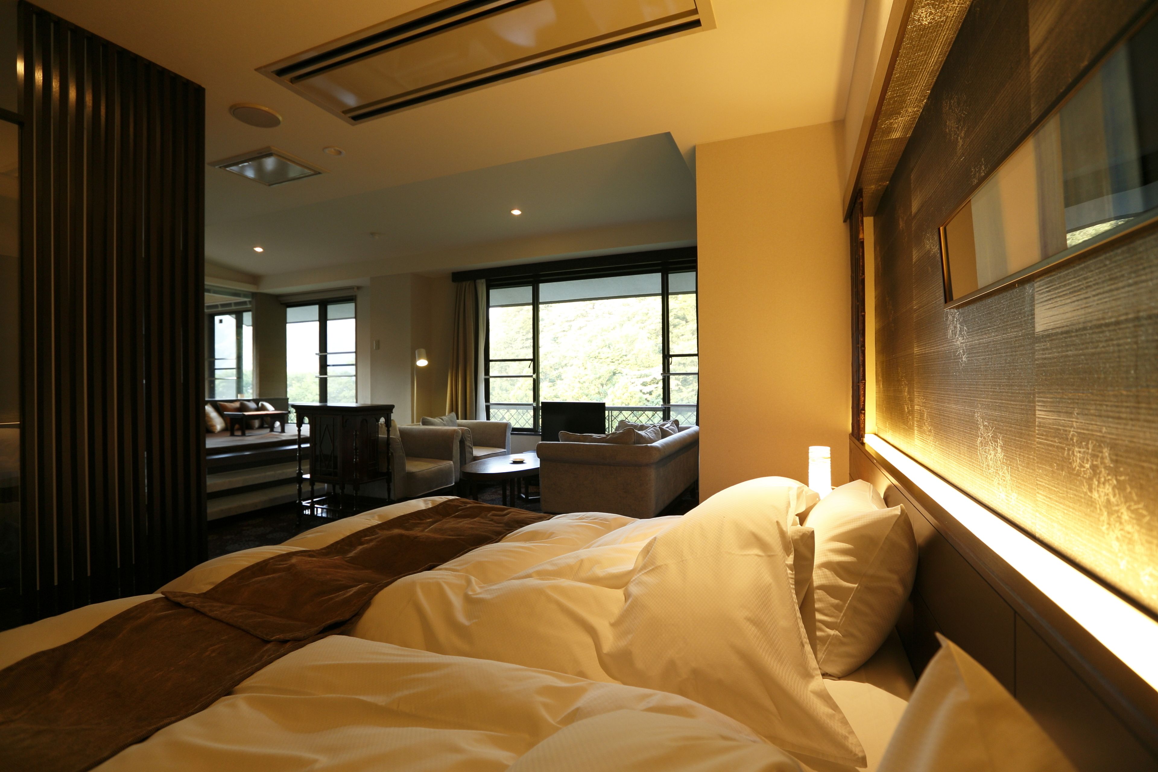 premium suite, non smoking | 1 bedroom, down duvets, in-room safe, desk